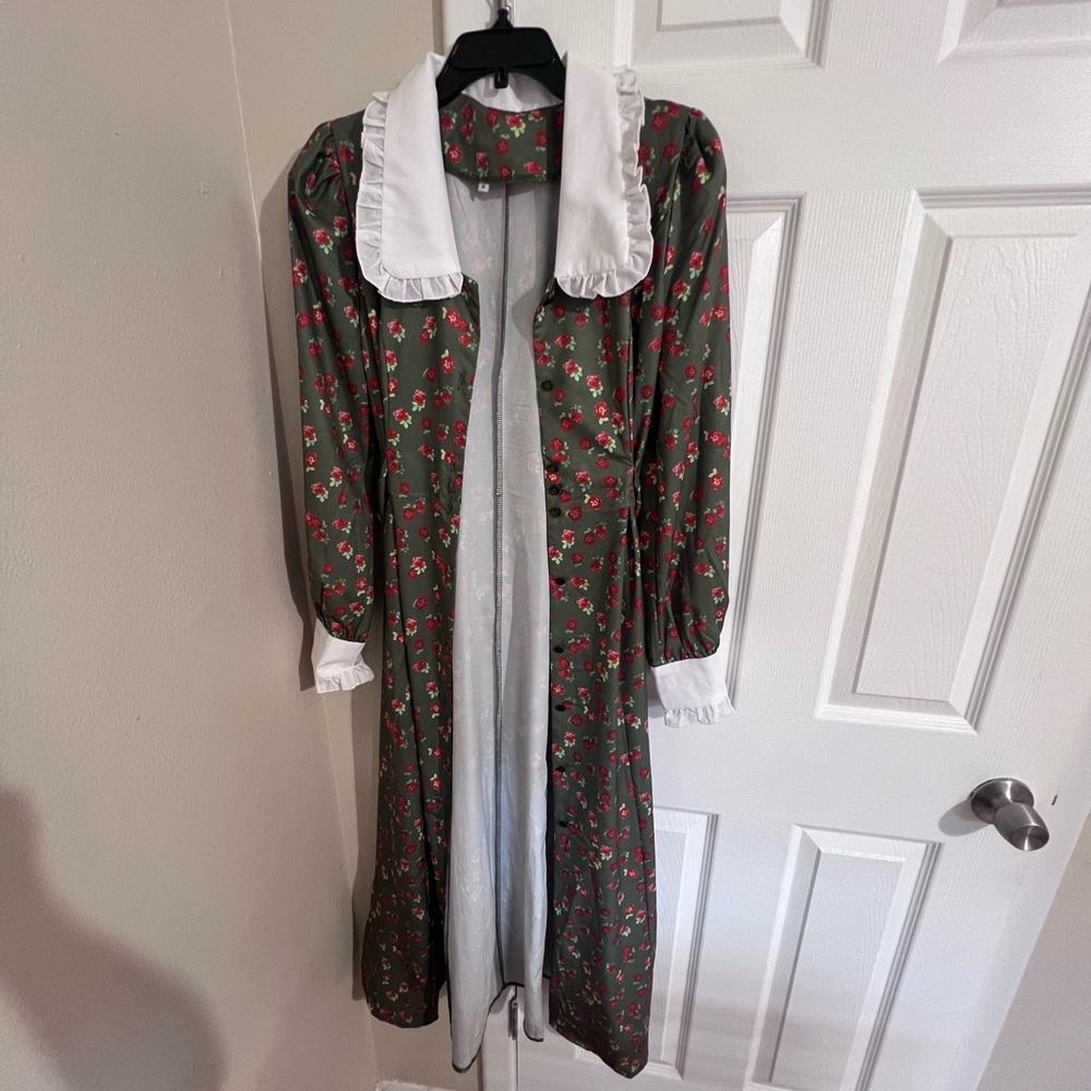 Floral Long Sleeve Dress with White Collar
